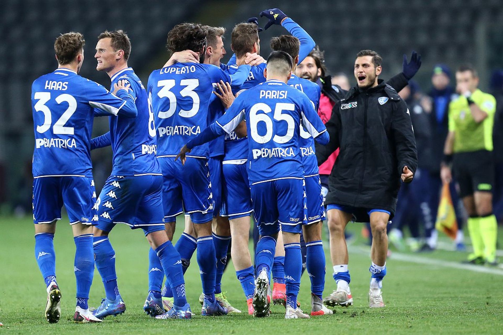 年轻球员签 年轻球员签